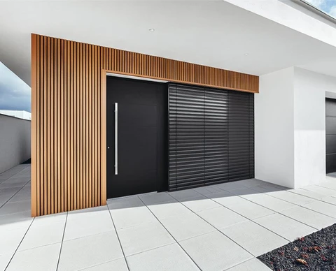 Entrée moderne d'une maison contemporaine